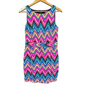 Lilly Pulitzer Kirkland DressChevron Print Cut out back Size 6 colorful preppy